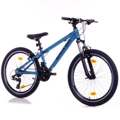 Berlin Bike MTB1 24 Zoll Kinderfahrrad in Blau in der 45‑Grad‑Frontansicht – leichtes und stabiles Kindermountainbike bei fahrradkauf24.de, schneller Versand in Deutschland